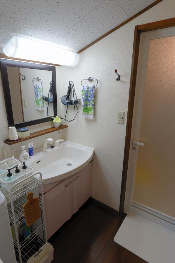 Guesthouse Iwase Toyama Station Extérieur photo