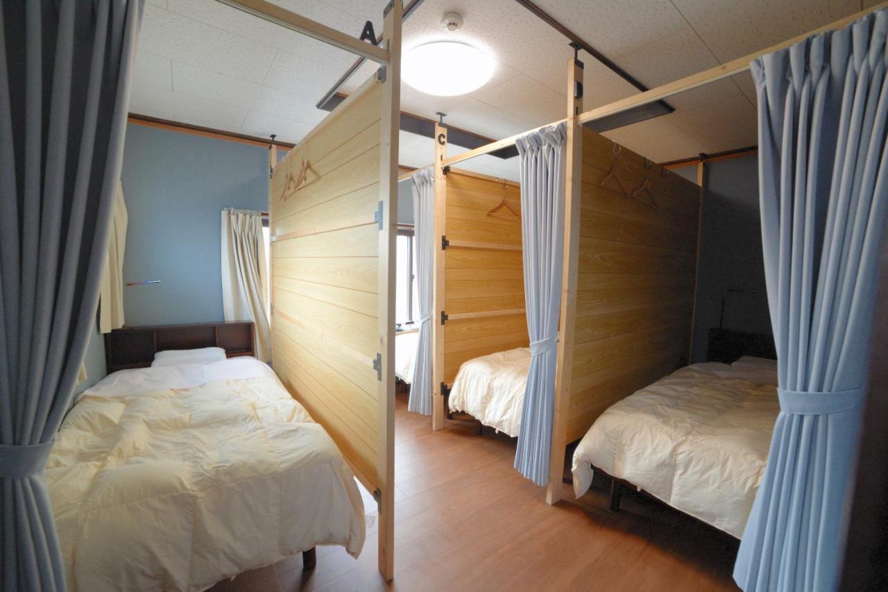 Guesthouse Iwase Toyama Station Extérieur photo