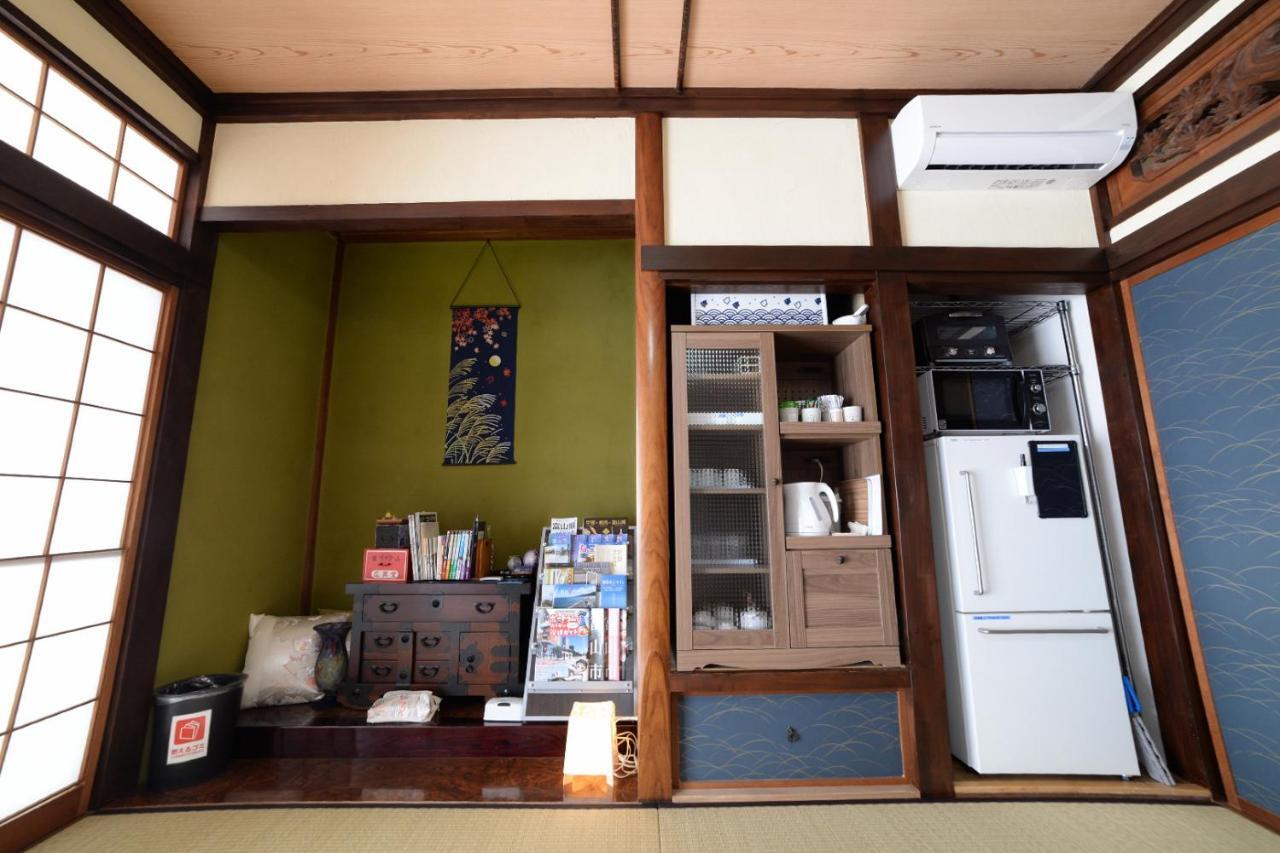 Guesthouse Iwase Toyama Station Extérieur photo