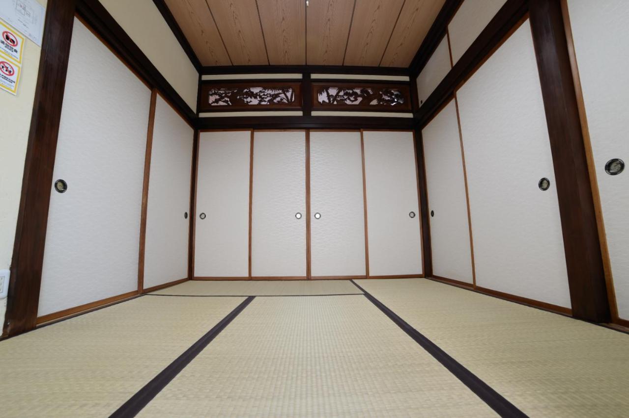 Guesthouse Iwase Toyama Station Extérieur photo