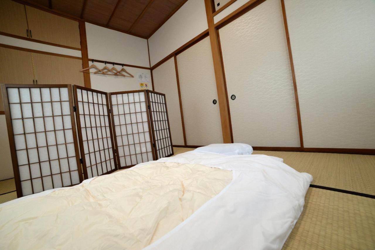 Guesthouse Iwase Toyama Station Extérieur photo