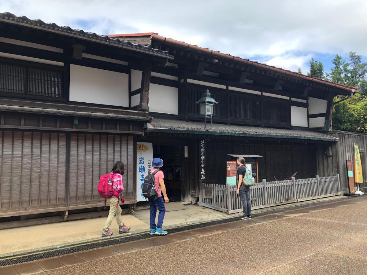 Guesthouse Iwase Toyama Station Extérieur photo